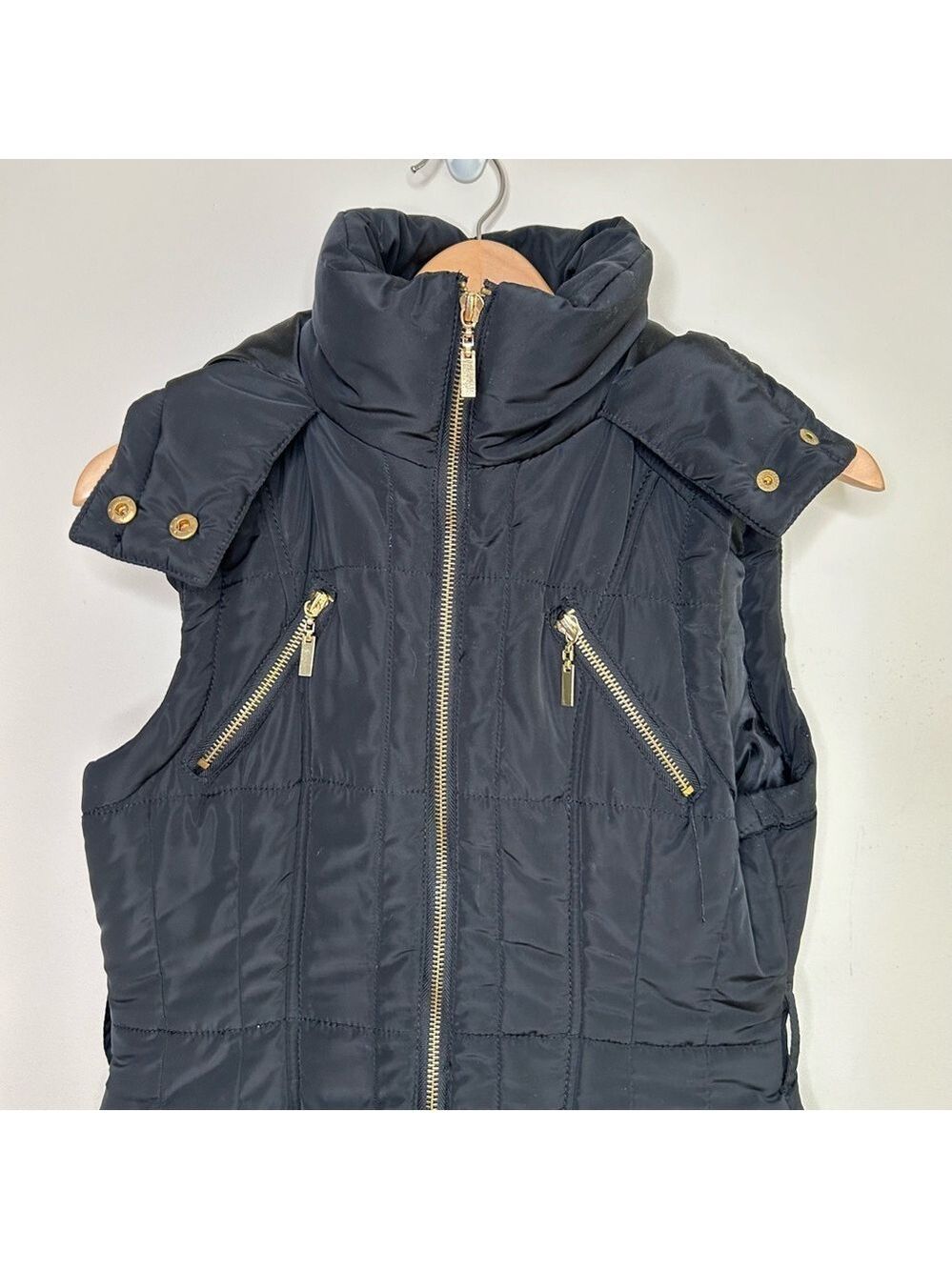 Atmosphere Black Quilted Puffer Vest Hood Shaped Fit Size 6 - Picture 2 of 11